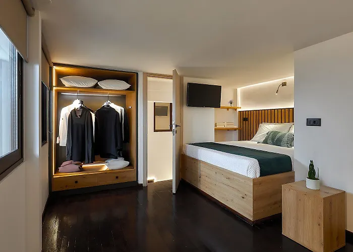 Cosmopolitan Luxury By Smaris Collection